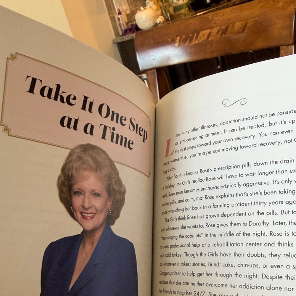 Golden Girls Life Lessons Book - Picture 10 of 12